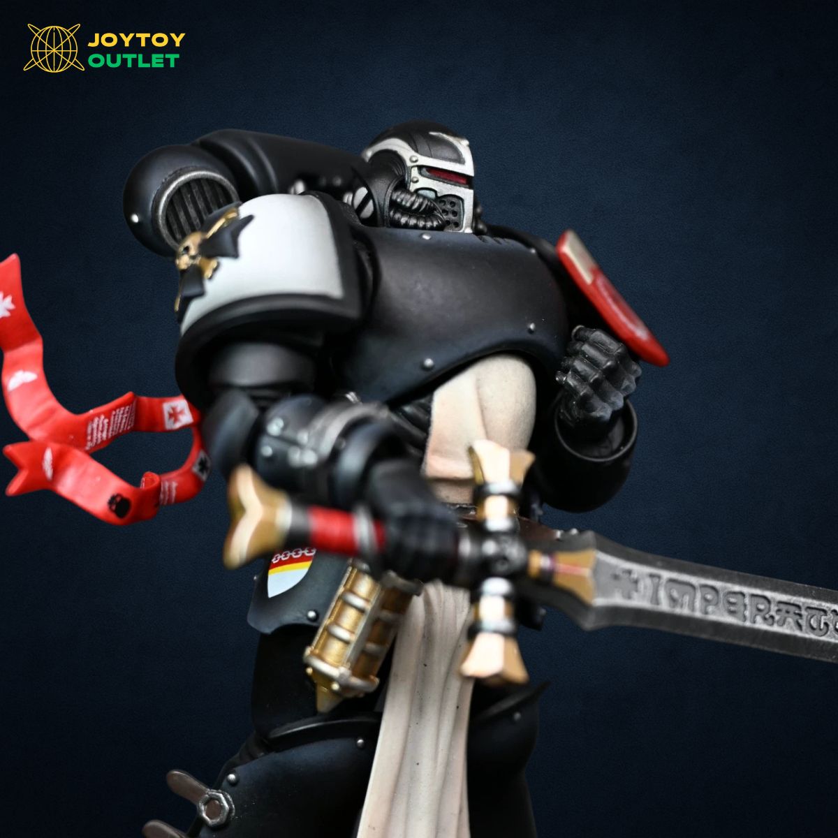 EMPEROR’S CHAMPION–STYLE HELMET HEAD SCULPT