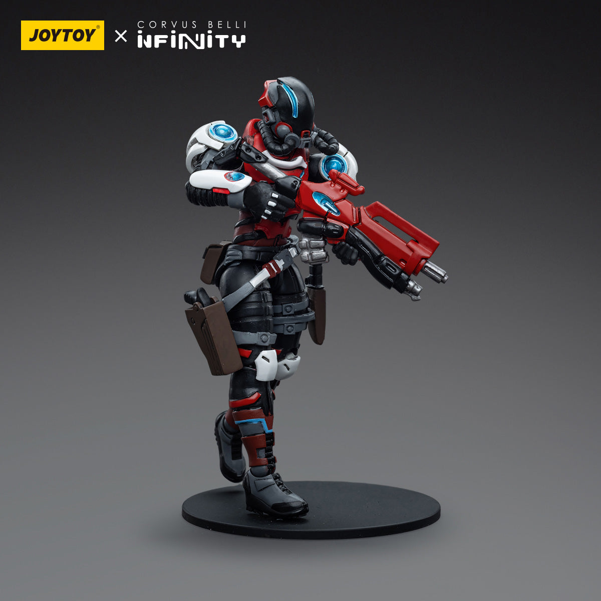 Nomads Wildcats Polyvalent Tactical Unit (Female) in a marching pose, striding forward confidently with her rifle lowered but ready to be raised at a moment’s notice.