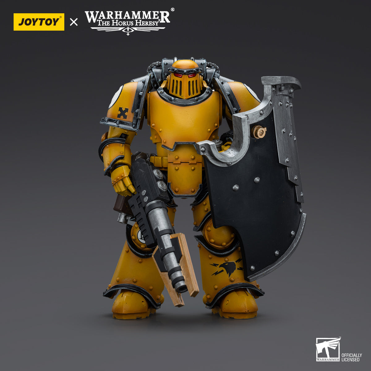 Imperial Fists MkIII Breacher with Lascutter, front view.
