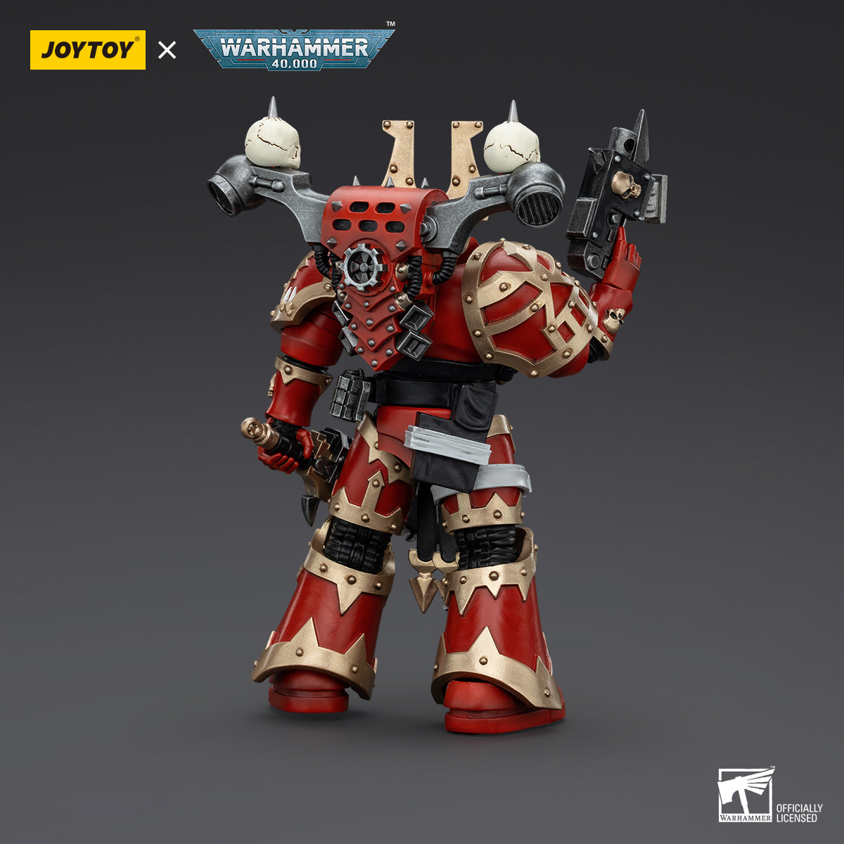 Back view of World Eaters Khorne Berzerker, focusing on the rear armor and the chainaxe slung over his shoulder.