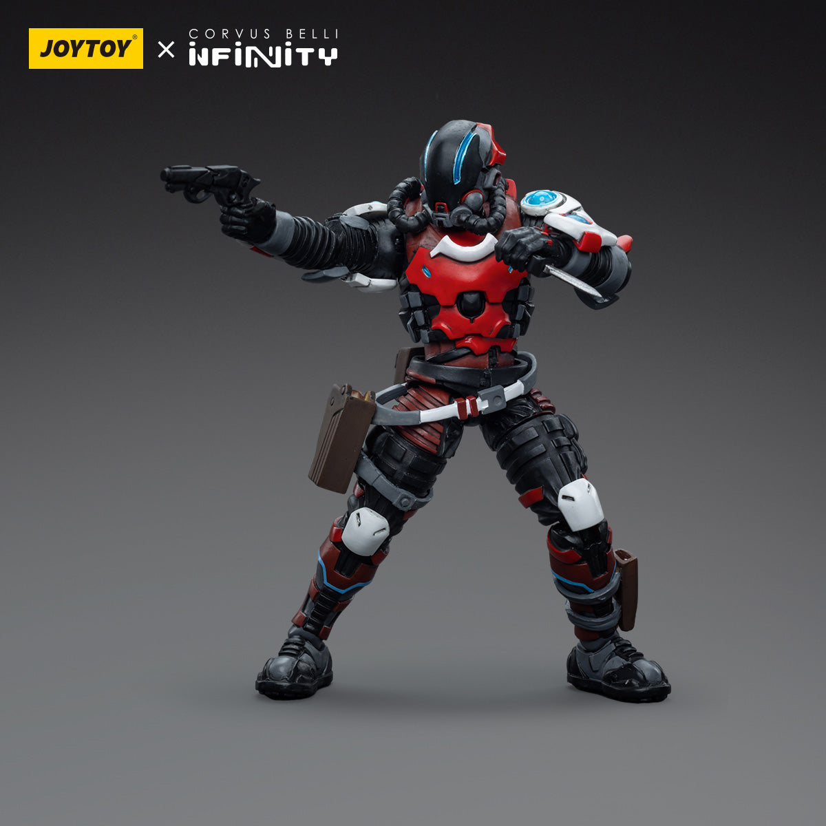 Nomads Wildcats Polyvalent Tactical Unit (Male) in a combat pose, holding his combi-rifle in a ready position, aimed at a target.