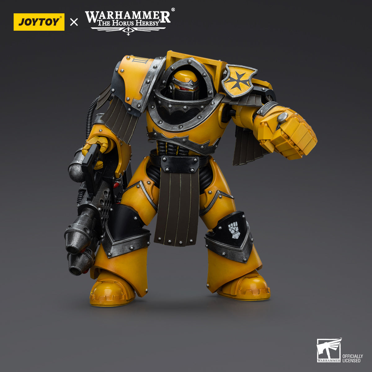Imperial Fists Cataphractii Terminator with Heavy Flamer in combat stance