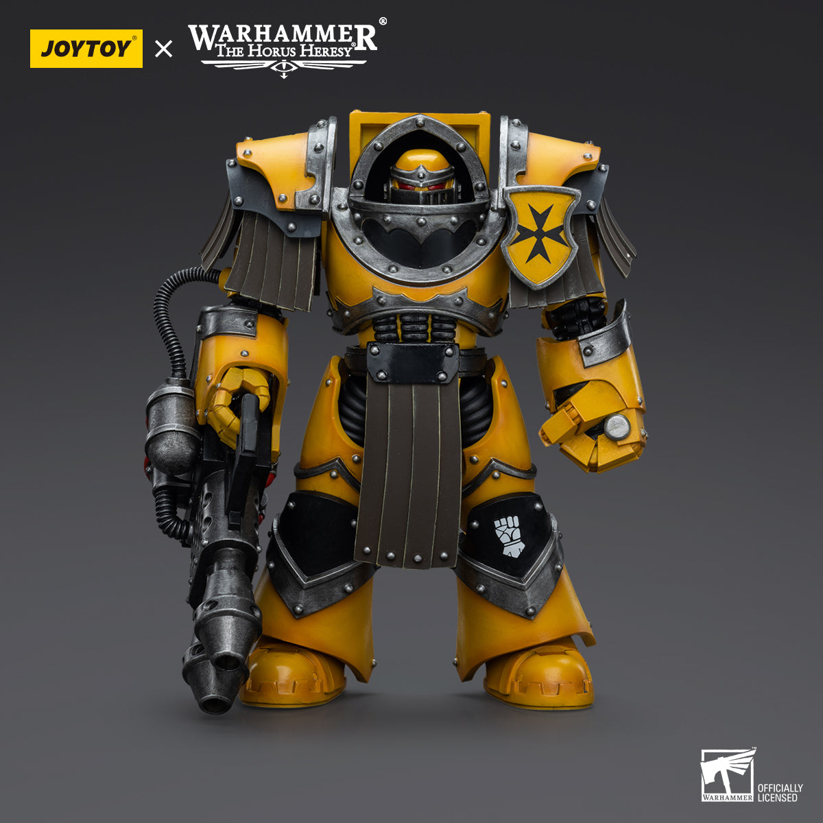 Imperial Fists Cataphractii Terminator with Heavy Flamer, front view.